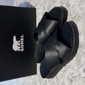 Roaming Criss Cross Slide Size 8.5 Black